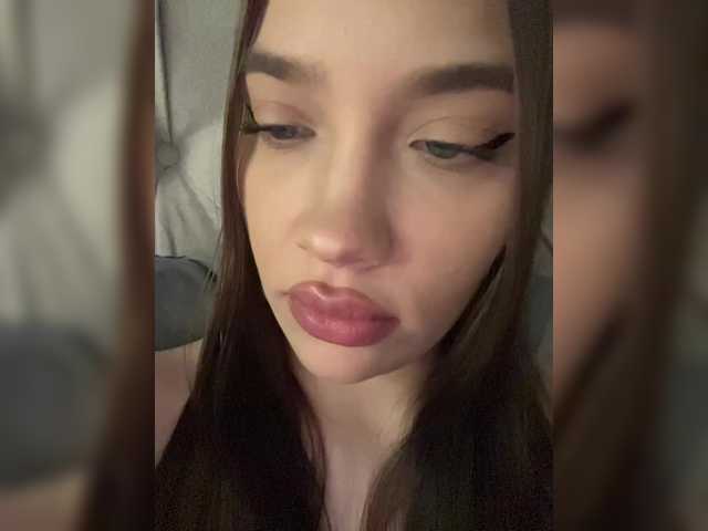 Glossmixdoll live cam