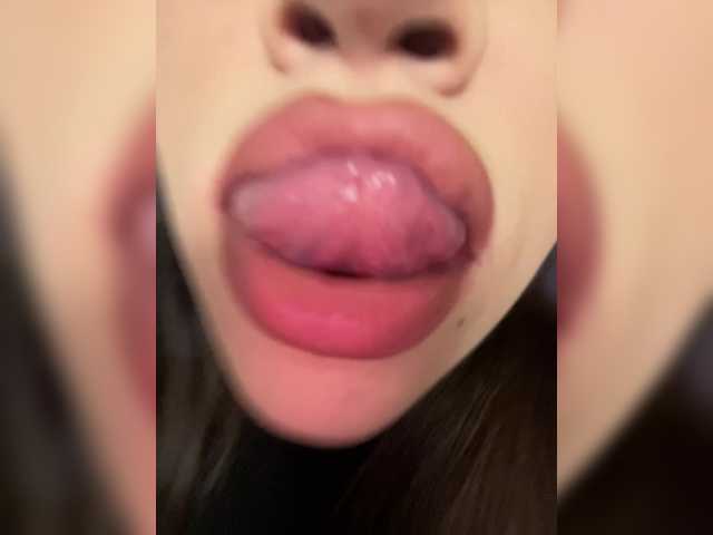 Glossmixdoll live cam on BongaCams