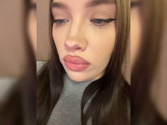 Glossmixdoll live cam on BongaCams