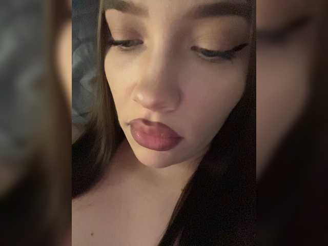 Glossmixdoll live cam on BongaCams