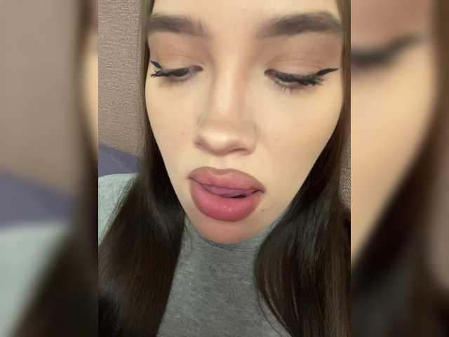 Glossmixdoll live cam on BongaCams