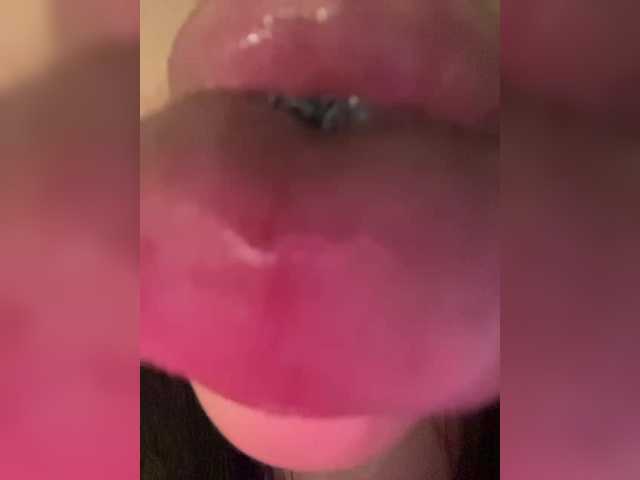 Glossmixdoll live cam preview