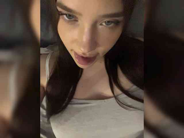 Glossmixdoll webcam
