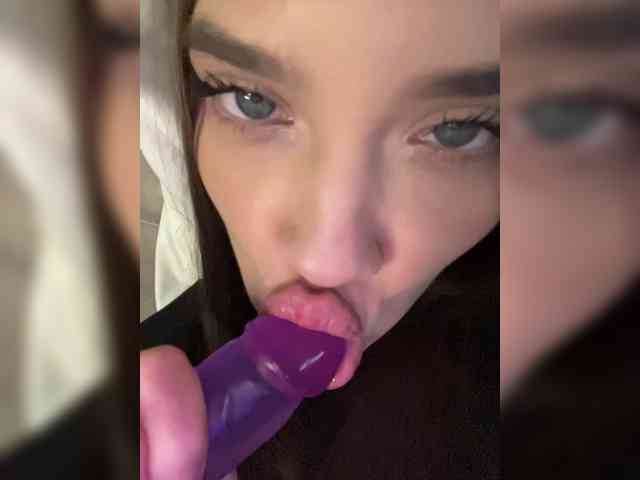 Glossmixdoll webcam