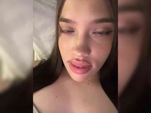 Glossmixdoll webcam