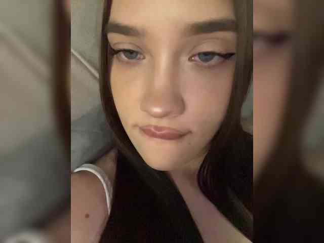Glossmixdoll webcam