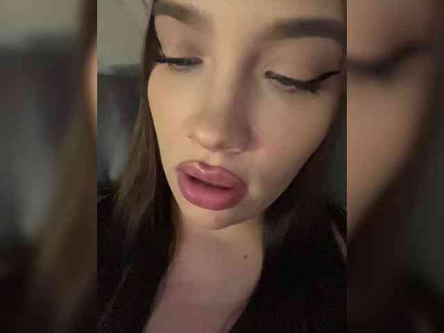 Glossmixdoll webcam