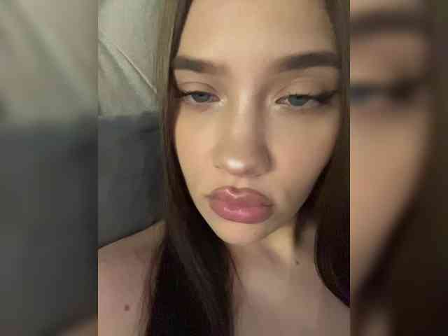 Glossmixdoll webcam