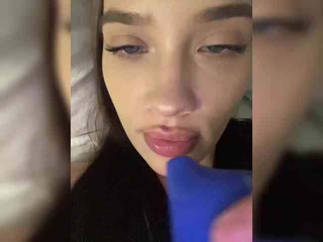 Glossmixdoll webcam