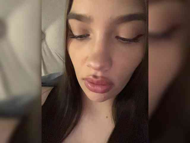 Glossmixdoll webcam