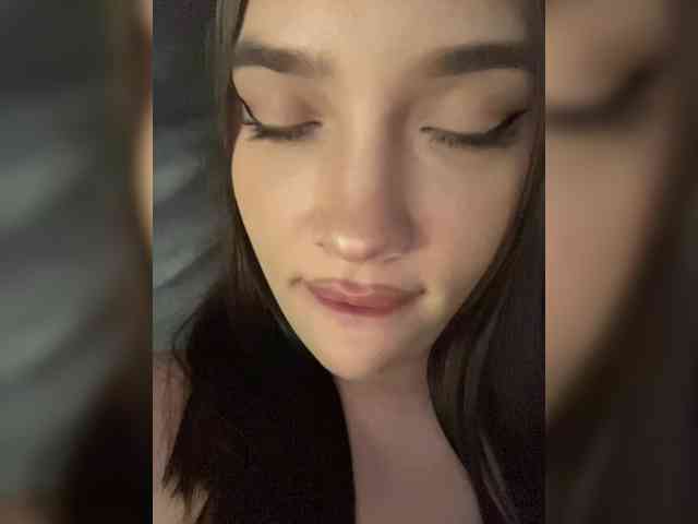 Glossmixdoll webcam
