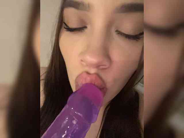 Glossmixdoll webcam