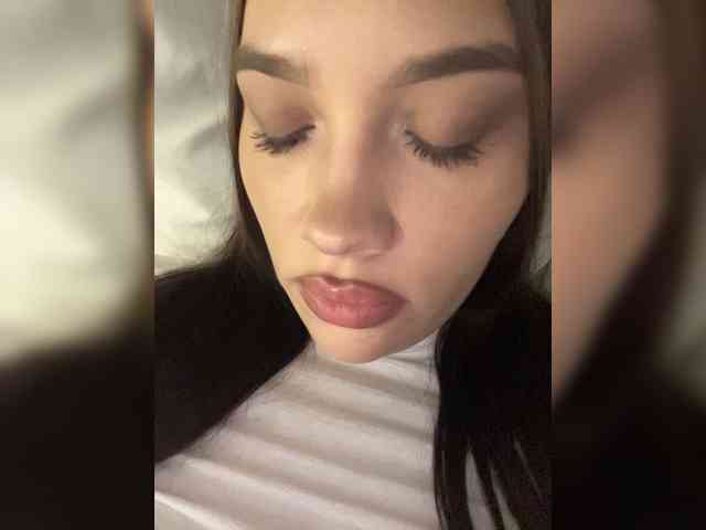Glossmixdoll webcam