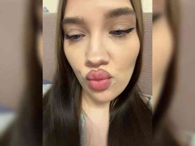 Glossmixdoll webcam