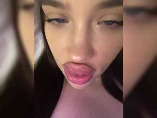 Glossmixdoll webcam