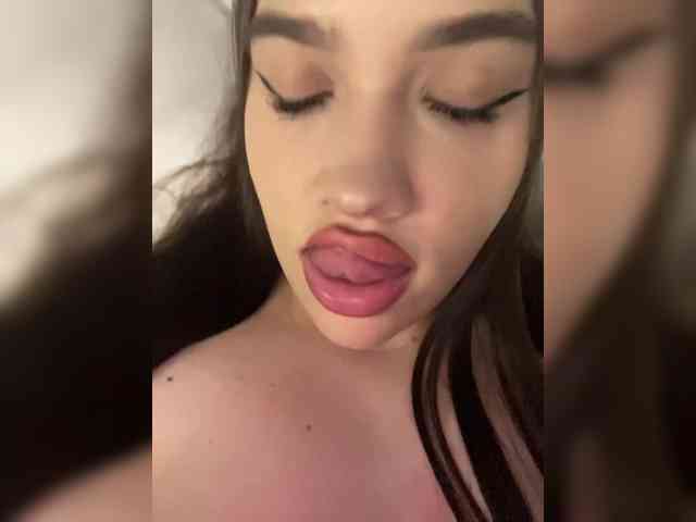 Glossmixdoll webcam
