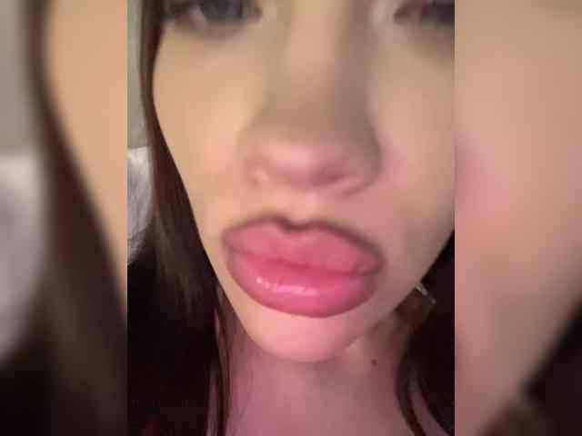 Glossmixdoll webcam