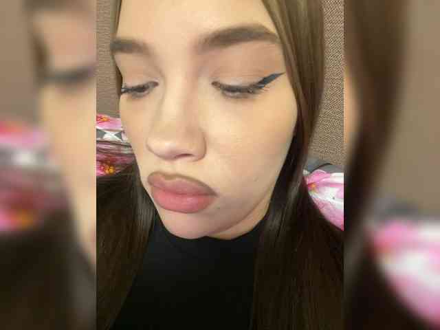 Glossmixdoll webcam
