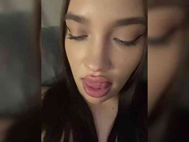 Glossmixdoll webcam