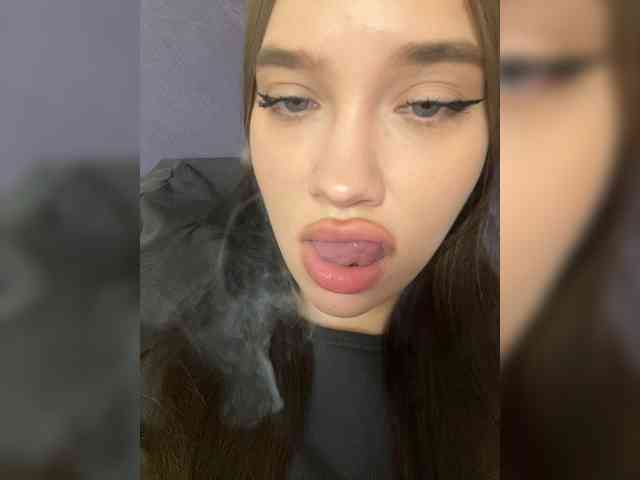 Glossmixdoll webcam