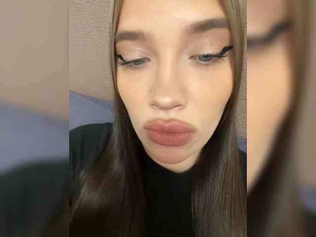 Glossmixdoll webcam