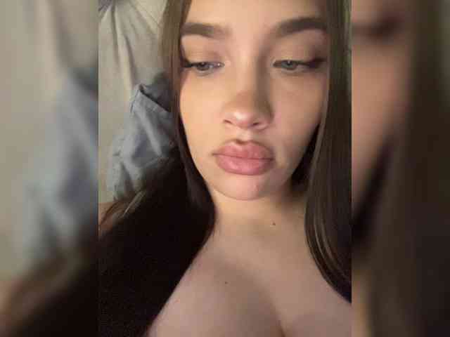 Glossmixdoll webcam