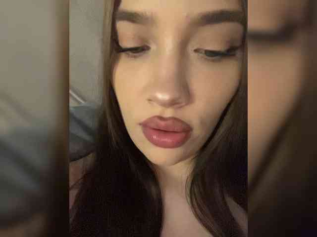 Glossmixdoll webcam