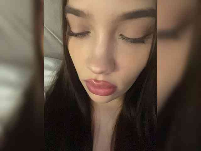 Glossmixdoll webcam
