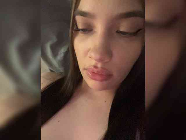 Glossmixdoll webcam