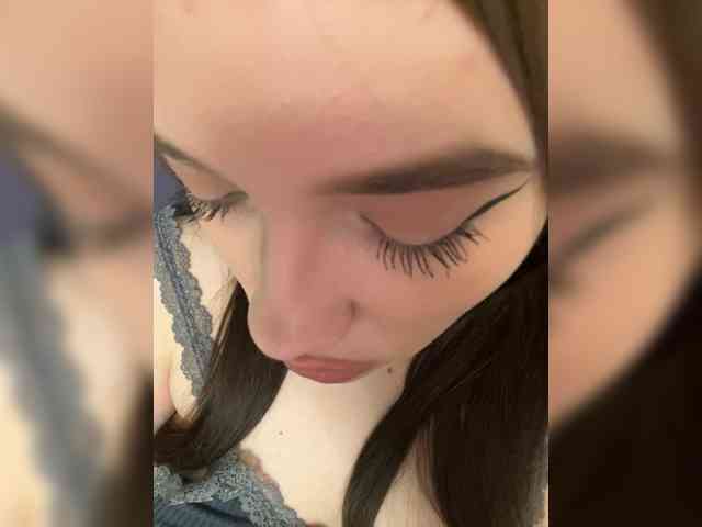 Glossmixdoll webcam