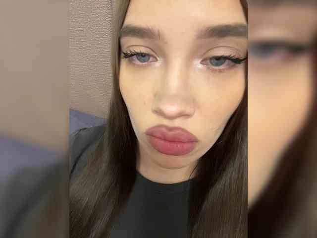 Glossmixdoll webcam