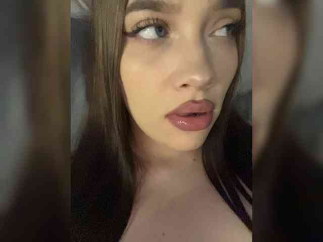 Glossmixdoll webcam