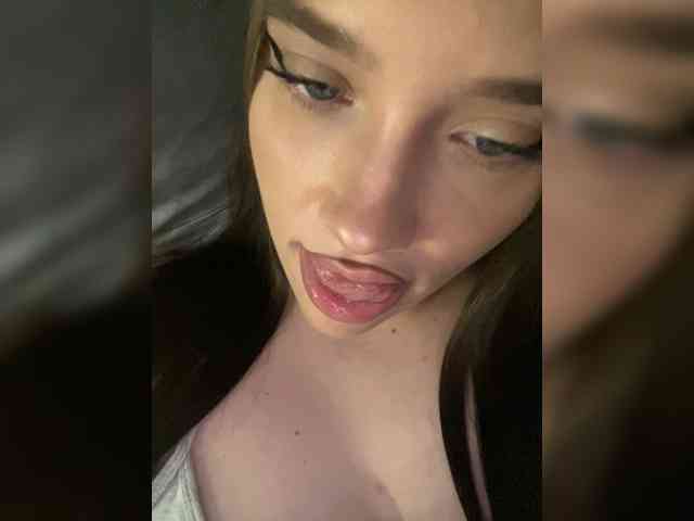 Glossmixdoll webcam