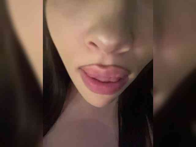 Glossmixdoll webcam