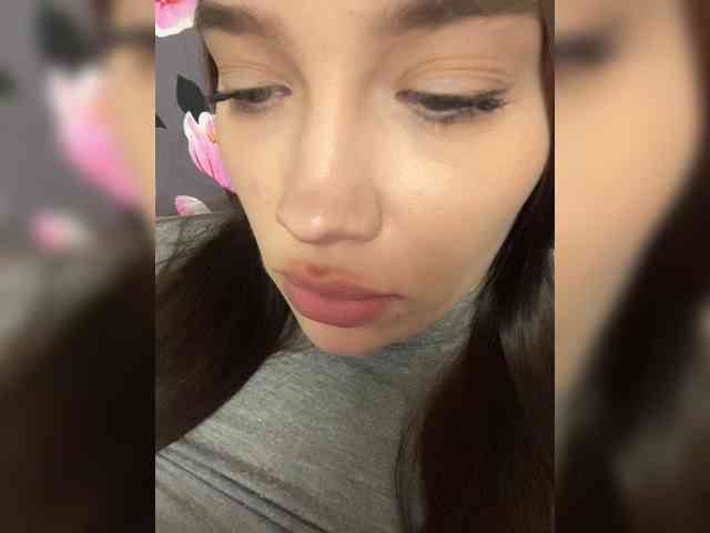 Glossmixdoll webcam