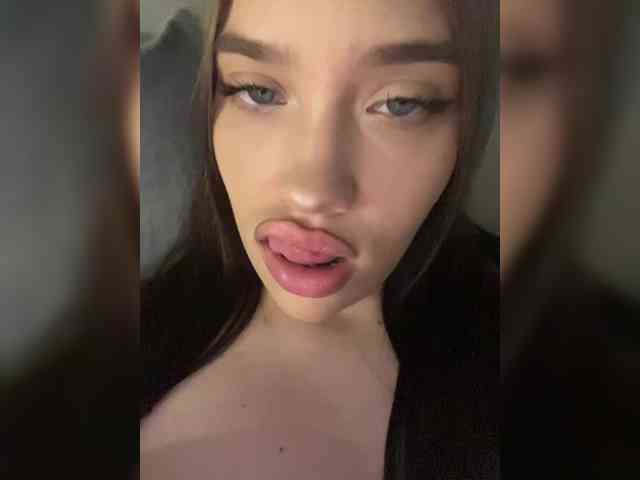 Glossmixdoll webcam