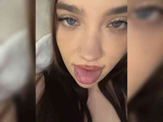 Glossmixdoll webcam