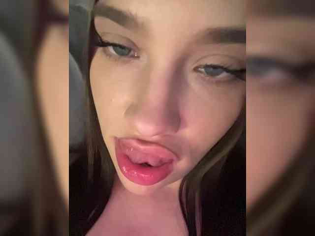 Glossmixdoll webcam