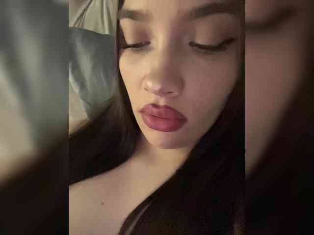 Glossmixdoll webcam