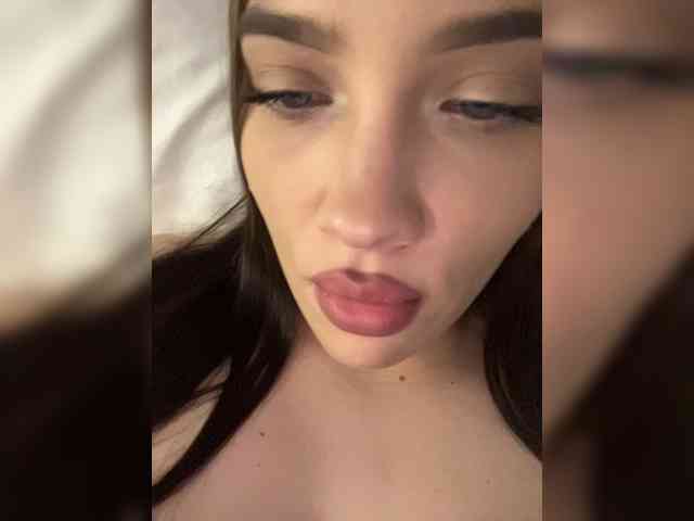 Glossmixdoll webcam