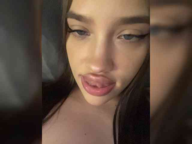 Glossmixdoll webcam