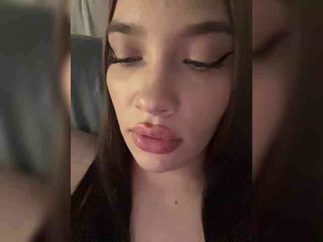 Glossmixdoll webcam