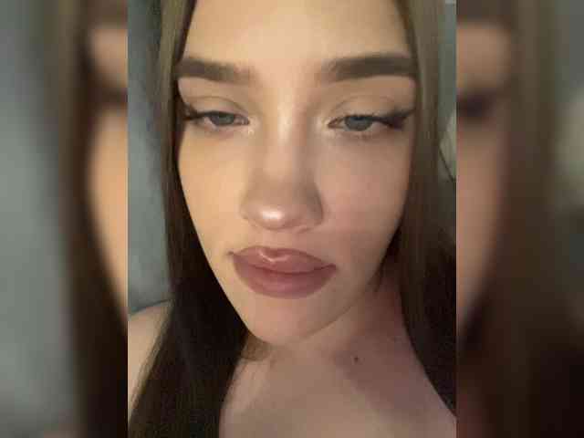 Glossmixdoll webcam