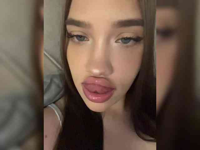 Glossmixdoll webcam