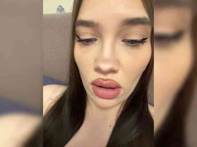 Glossmixdoll webcam