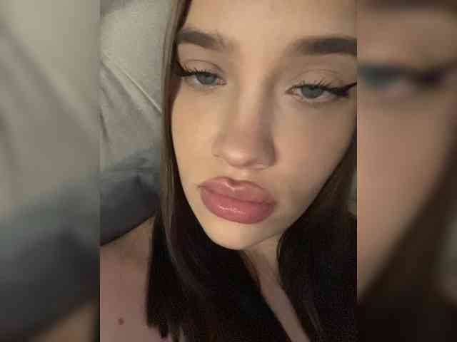 Glossmixdoll webcam