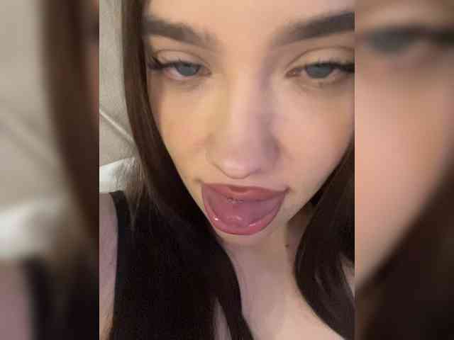 Glossmixdoll webcam