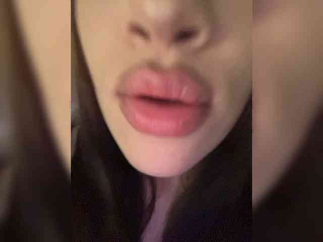 Glossmixdoll webcam