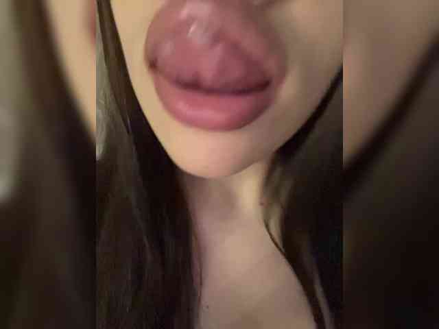 Glossmixdoll webcam