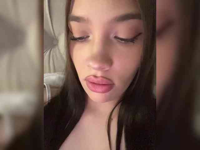 Glossmixdoll webcam